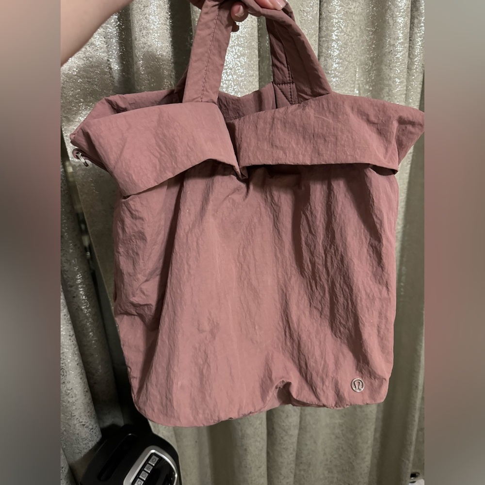 LululemonTote